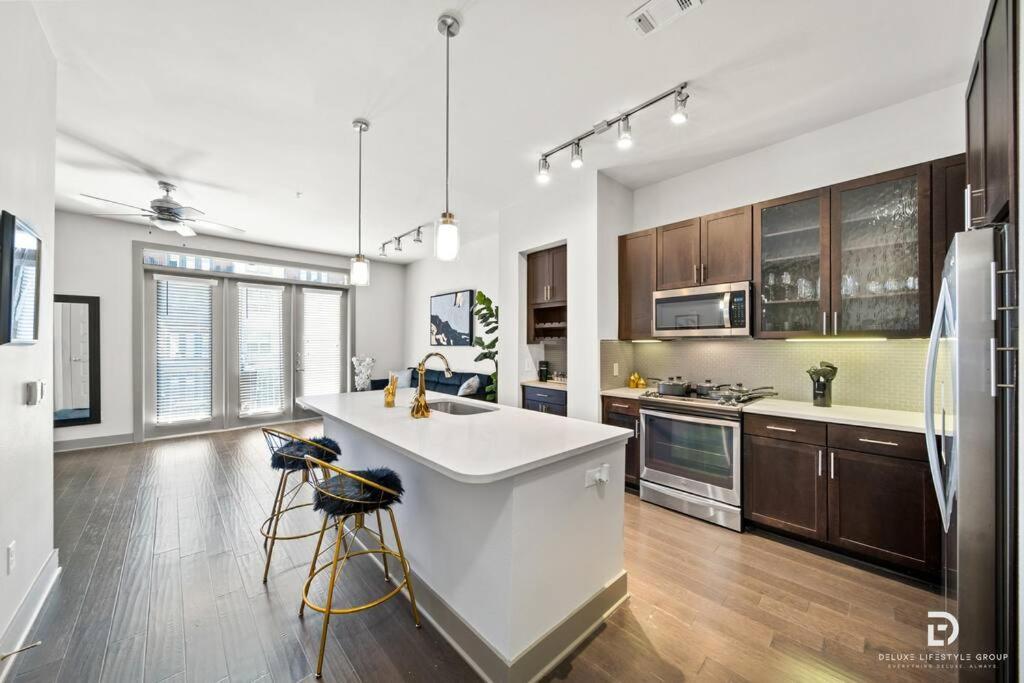 Downtown Houston Deluxe King Suite With Spa Amenities, Pool And Free Parking Экстерьер фото